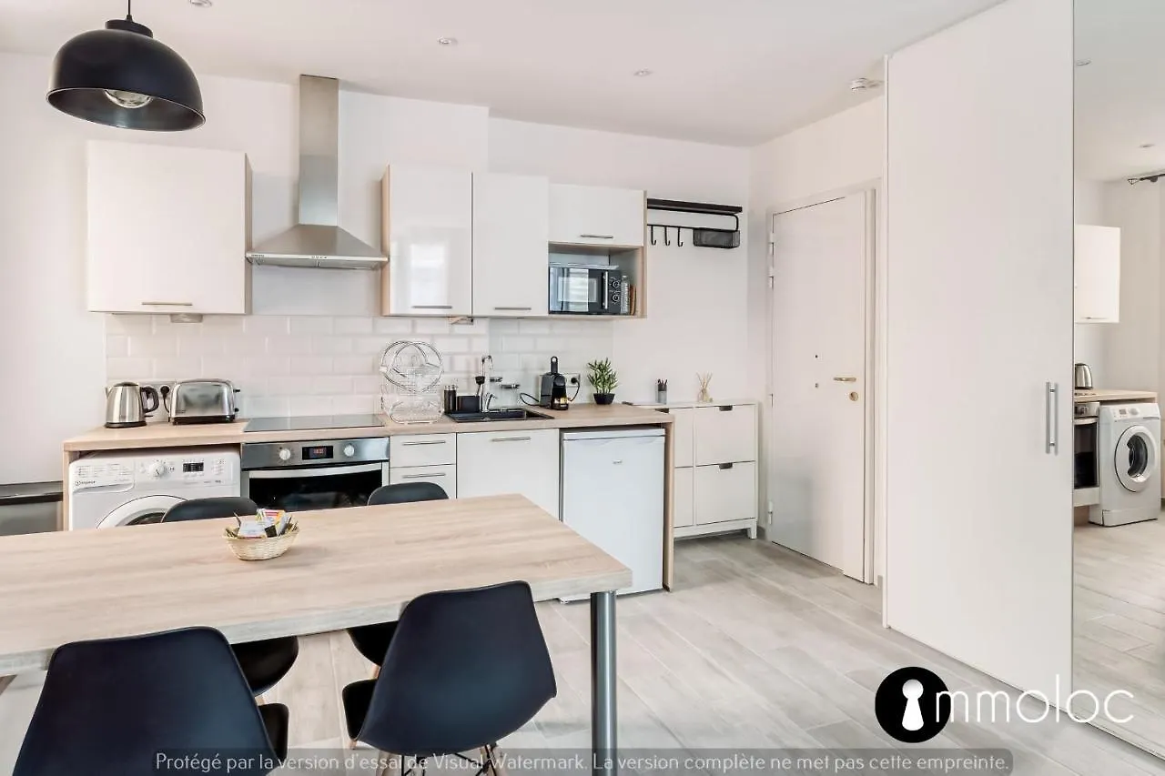 Hyper Central Studio 2 Minutes Walk From 